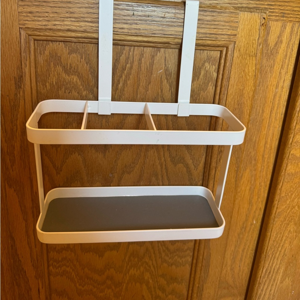 White and Gray Makeup Organizer